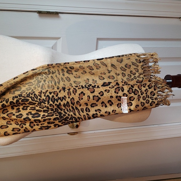 Pashmina & Silk Leopard Print Scarf - Picture 7 of 8